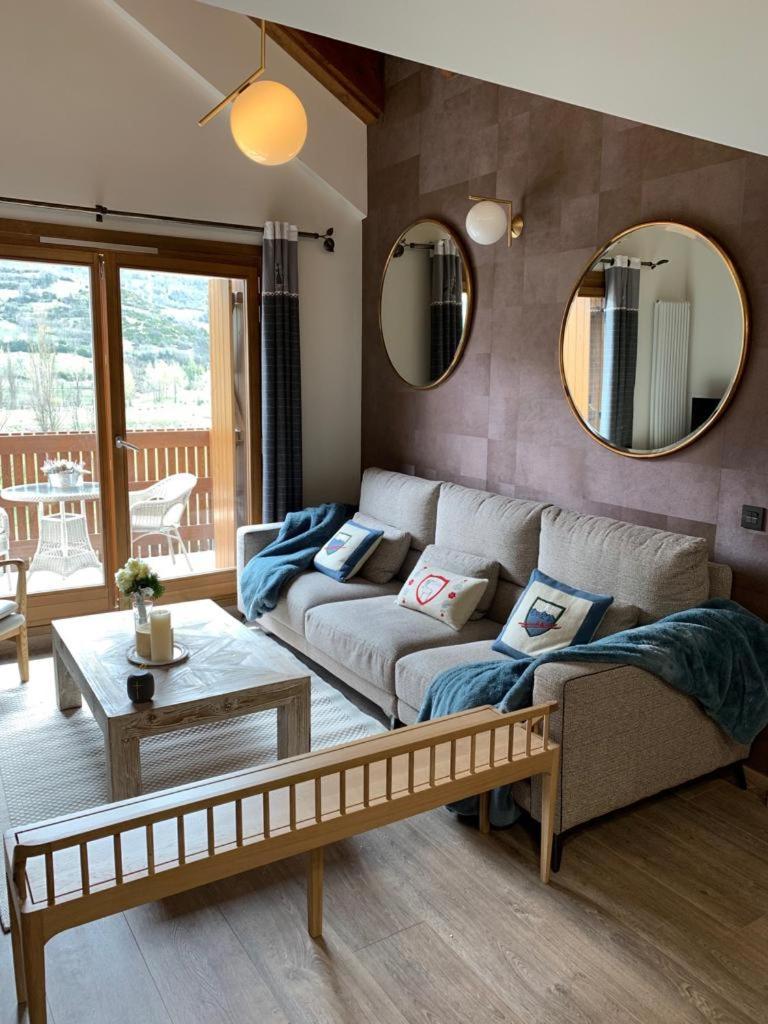 Tuca Del Mont Apartment Benasque Ngoại thất bức ảnh